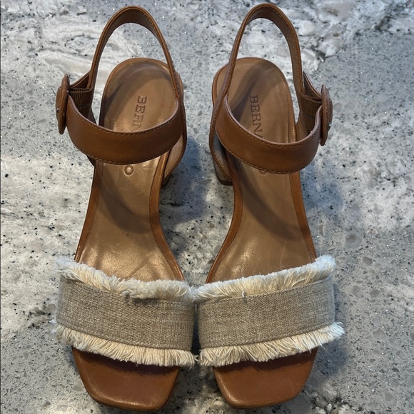 Bernardo Bernardo Tan and Cream Brown Sandals Block Heel Size 6.5 - Picture 3 of 10